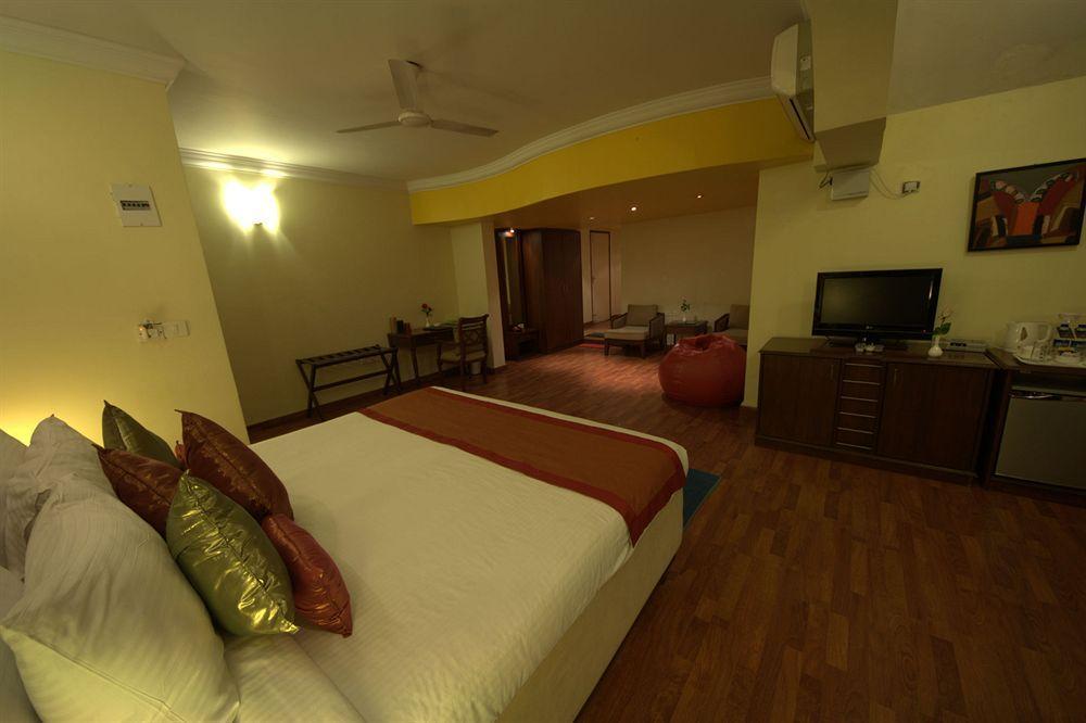 Hm Suites & Studios Bangalore Bagian luar foto