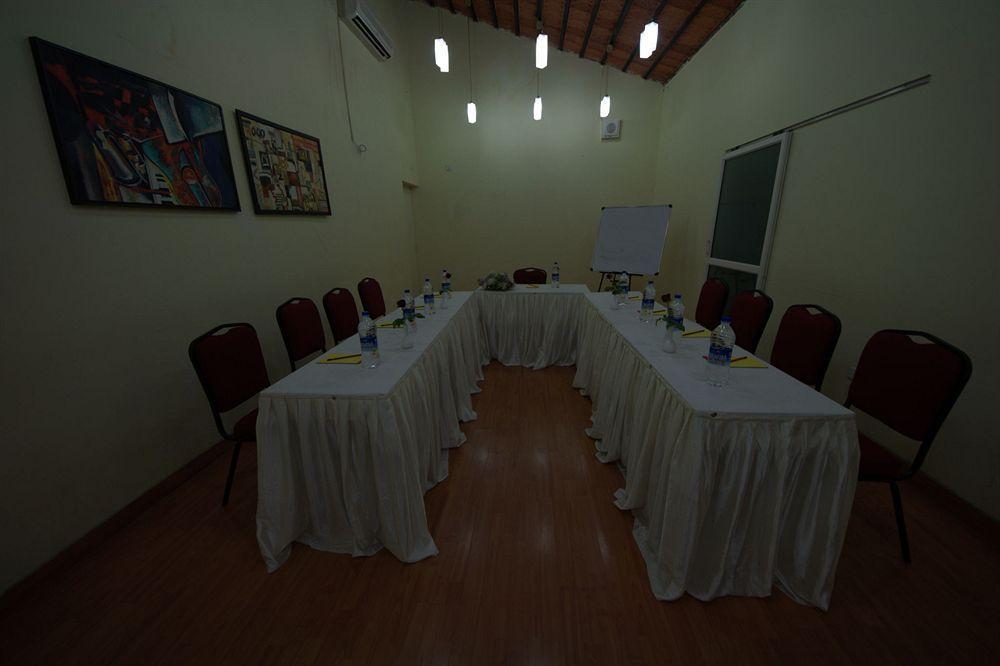 Hm Suites & Studios Bangalore Bagian luar foto